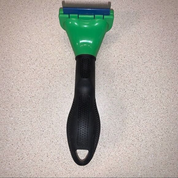 Furminator for Dogs Short Hair DeShedding Tool - Picture 4 of 4